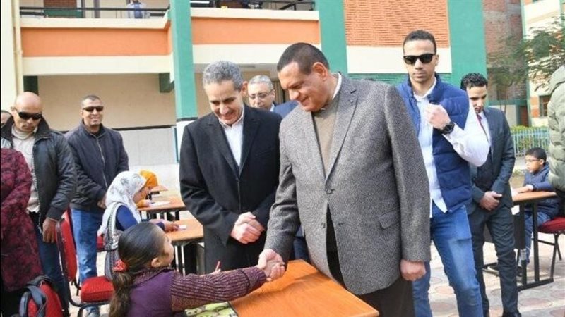 محافظ الغربية ووزير