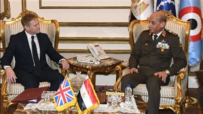 وزير الدفاع والإنتاج الحربى يلتقى نظيره البريطانى.. فيديو