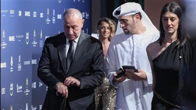 بالصور.. رئيس النادي الأهلي يصل مقر احتفالية حفل جلوب سوكر 