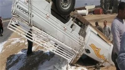 إصابة 13 شخصًا في حادث انقلاب سيارة ربع نقل على الطريق الزراعى بالمنيا