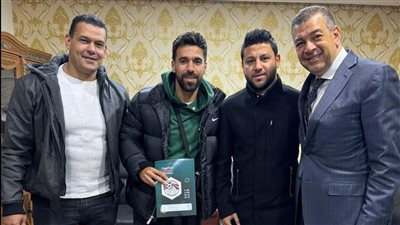 رسميًا.. عبدالله السعيد يوقع على عقود انضمامه لنادي الزمالك