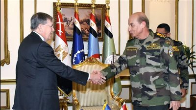 وزير الدفاع يلتقى المبعوث الأمريكى الخاص بالقضايا الإنسانية للشرق الأوسط