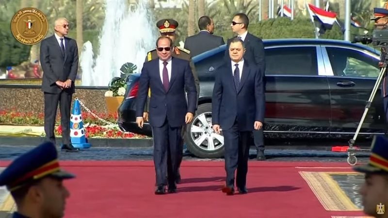 الرئيس السيسي ووزير