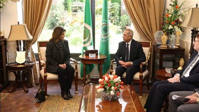 رئيس الأكاديمية العربية يستقبل نائب رئيس المجلس الدولي للمعالم التراثية الأيكوموس