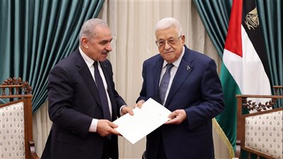 الرئيس الفلسطيني يقبل استقالة الحكومة ويكلفها بتسيير الأعمال لحين تشكيل حكومة جديدة