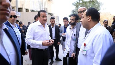 وزير الصحة يتفقد عدد من المستشفيات بمحافظتي القاهرة والشرقية