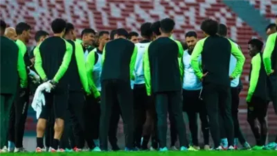 مجلس إدارة الزمالك يحضر مران الفريق لتحفيز اللاعبين استعدادًا لنهائي كأس مصر