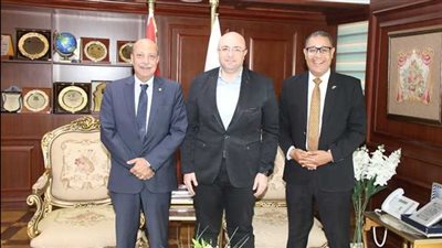 محافظ بنى سويف يُناقش دعم منظومة المخلفات الصلبة