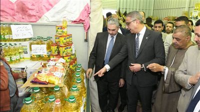 محافظ الفيوم يفتتح معرض 