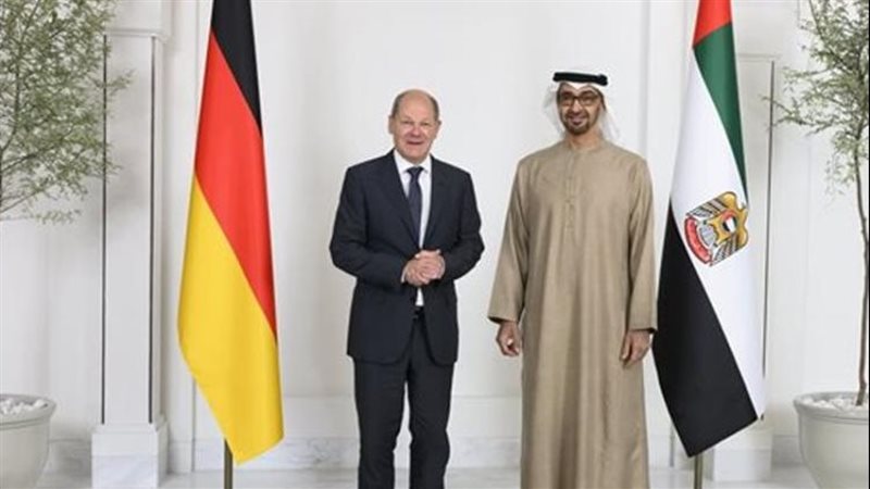 رئيس الإمارات ومستشار