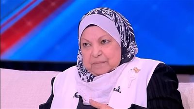 سعاد صالح: الرجل مأمور بإعطاء المرأة أجر مقابل الرضاعة