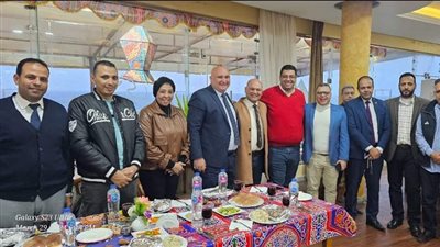 نقيب العاملين بالنيابات والمحاكم يلتقي أعضاء اللجنة النقابية بالاسكندرية 