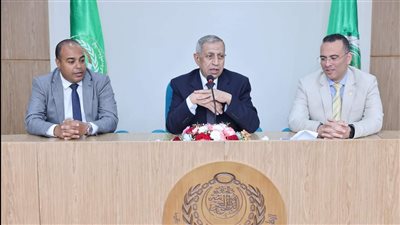 رئيس الأكاديمية العربية يفتتح قاعة الإجتماعات الكبري والمحاكي الجديد بمعهد تدريب الموانئ