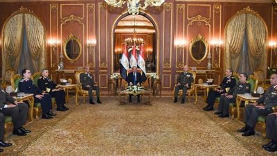 القوات المسلحة تهنئ الرئيس السيسي بتولى فترة رئاسية جديدة