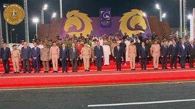 صورة تذكارية للرئيس السيسي مع منتخبات البطولة العربية العسكرية للفروسية