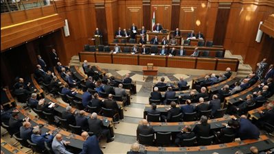 البرلمان اللبنانى يؤجل الانتخابات البلدية لمدة عام