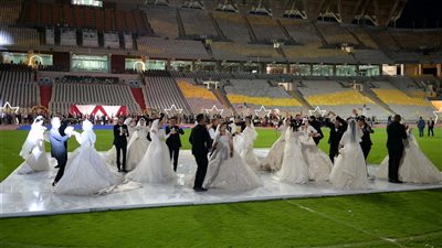 المنطقة الشمالية العسكرية تنظم حفل زفاف لـ500 شاب وفتاة.. فيديو