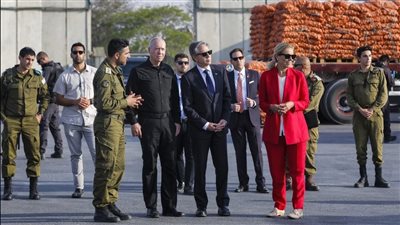 بلينكن يزور معبر كرم أبو سالم لتفقد تسليم المساعدات إلى غزة