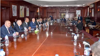 محافظ الأقصر يستقبل رئيس هيئة الرعاية الصحية وأعضاء لجنة الصحة بمجلس الشيوخ