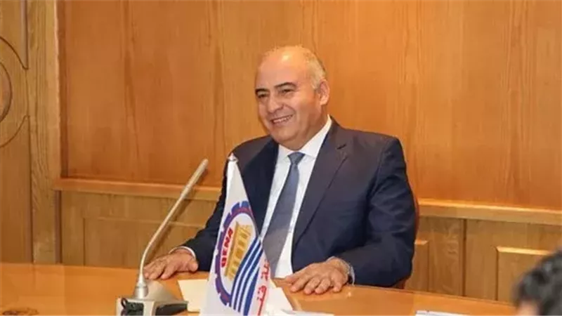 محافظ قنا