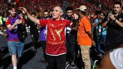 كولر يحذر لاعبى الأهلي من خطورة إهدار الفرص السهلة أمام الزمالك في القمة