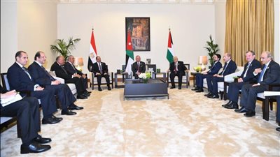 قمة مصرية أردنية فلسطينية على هامش مؤتمر الاستجابة الإنسانية الطارئة في غزة