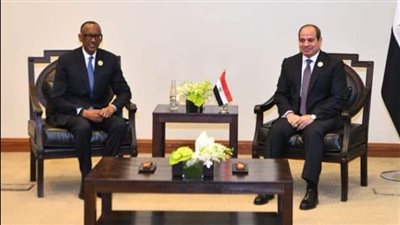 الرئيس السيسي يلتقي رئيس جمهورية رواندا على هامش مؤتمر الاستجابة الإنسانية الطارئة في غزة