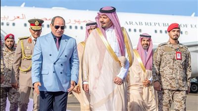 الرئيس السيسي يصل المدينة المنورة ويستهل زيارته بالصلاة في المسجد النبوى الشريف