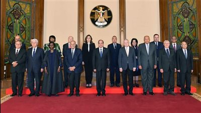 الرئيس السيسي يستقبل مجلس أمناء مكتبة الإسكندرية.. صور