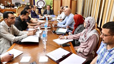 محافظ المنوفية يتابع ملفات التصالح والنظافة والإشغالات ومشروعات الخطة الجديدة