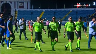 إلغاء مباراة سموحة وبيراميدز بسبب حريق أعمدة الإنارة باستاد الإسكندرية