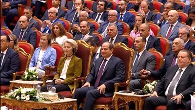 الرئيس السيسي: المصريون بقالهم أكثر من 12 سنة صامدون