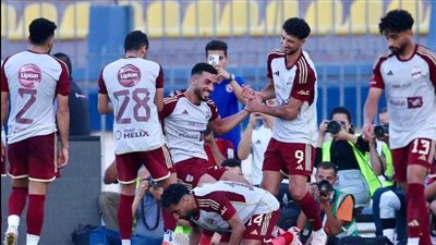 الأهلى يهزم طلائع الجيش برباعية ويطارد بيراميدز على صدارة الدورى