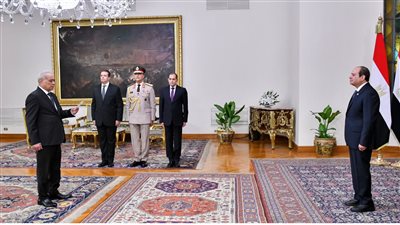 رئيسا مجلس الدولة والنيابة الإدارية يحلفان اليمين أمام الرئيس السيسي