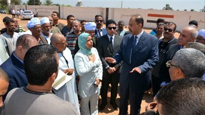 محافظ سوهاج: إقالة رئيس مركز ومدينة المنشاة لتردى مستوى النظافة والطرق