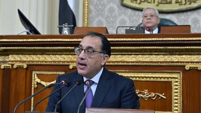 رئيس الوزراء يصل مجلس النواب والحكومة تحضر الجلسة العامة بكامل تشكيلها