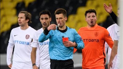 طاقم تحكيم فرنسى لإدارة مباراة الأهلي والمصرى في الدورى غدًا