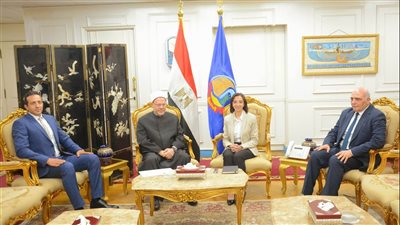 مفتى الجمهورية يقدم التهانى لمحافظ البحيرة بمناسبة توليها المنصب الجديد