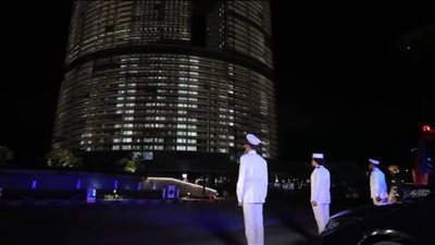 سيارات الداخلية المتنقلة تقدم خدمات لزائرى مدينة العلمين الجديدة.. فيديو