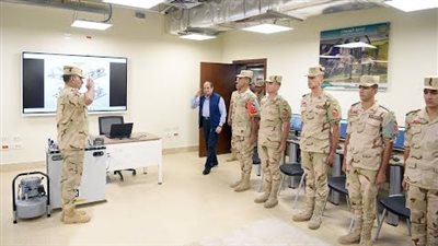 الرئيس السيسي يتفقد الأكاديمية العسكرية بالعاصمة الإدارية الجديدة.. فيديو