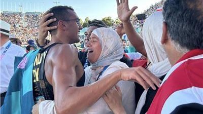 والدة أحمد الجندى تكشف تفاصيل اتصال السيدة انتصار السيسي بها.. فيديو