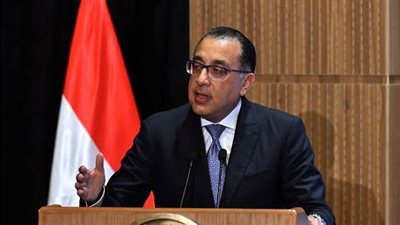 شاهد.. لحظة إصابة رئيس الوزراء بدوار على الهواء أثناء المؤتمر الصحفي اليوم