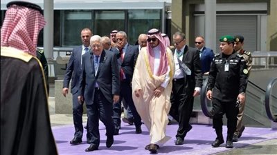 الرئيس الفلسطيني يصل الرياض ويلتقي ولي العهد السعودي غدًا