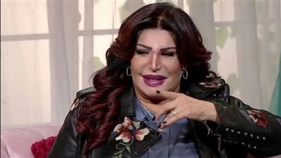 نجوى فؤاد: أوافق على ارتداء الحجاب لو وفر لي مرتب شهرى