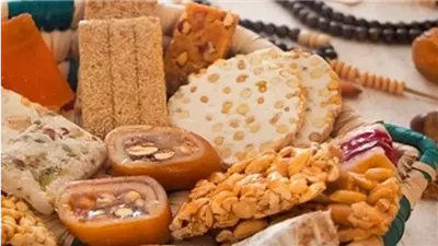 حكم شراء حلاوة المولد النبوي من زكاة المال وتوزيعها على الفقراء