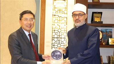 المفتى يستقبل سفير سنغافورة في القاهرة لبحث سبل تعزيز التعاون 