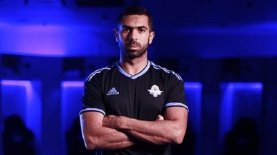 بسبب «ركن سيارة».. شاب يتهم اللاعب أحمد فتحي بالتعدي عليه في التجمع الأول 