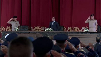 الرئيس السيسي يلتقى طلاب الأكاديمية العسكرية ويجرى حوارًا مفتوحًا معهم