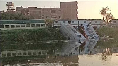 الصحة: الدفع بـ23 سيارة إسعاف لموقع حادث قطار المنيا ورفع درجة التأهب الطبى