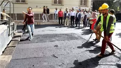 محافظ الشرقية يتفقد أعمال الرصف والتطوير الجارية منطقة فلل الجامعة